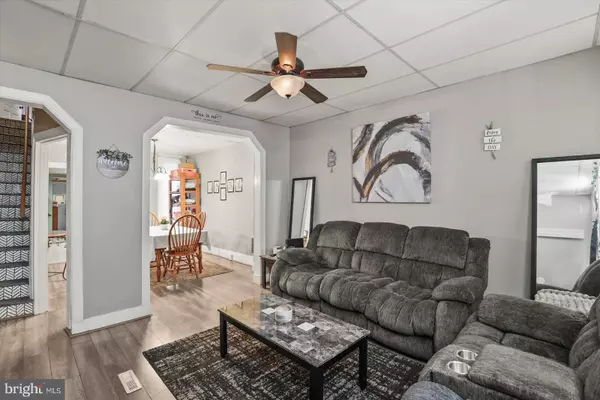 York, PA 17404,1221 W POPLAR ST