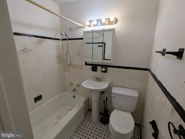 Baltimore, MD 21215,4029 CEDARDALE RD