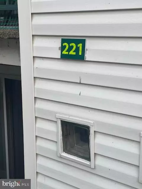 Philadelphia, PA 19114,3750-00 CLARENDON #221