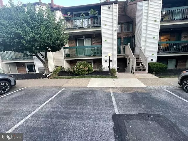 Philadelphia, PA 19114,3750-00 CLARENDON #221