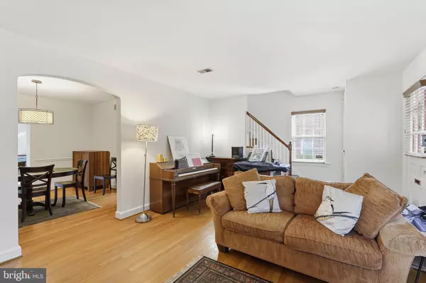 Chevy Chase, MD 20815,8209 MEADOWBROOK LN