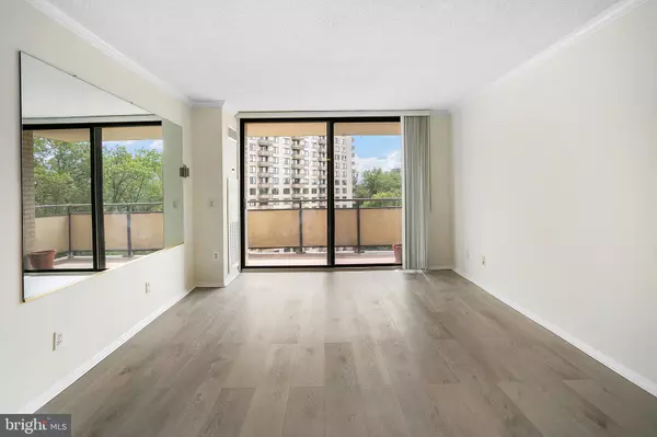 Bethesda, MD 20814,5225 POOKS HILL RD #1002N