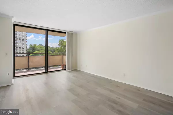 Bethesda, MD 20814,5225 POOKS HILL RD #1002N