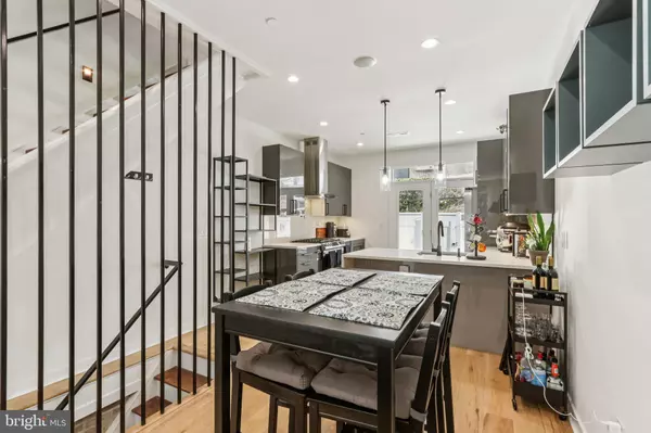 Philadelphia, PA 19145,2117 FERNON ST