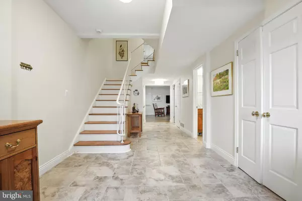 Arlington, VA 22202,2319 S QUEEN ST