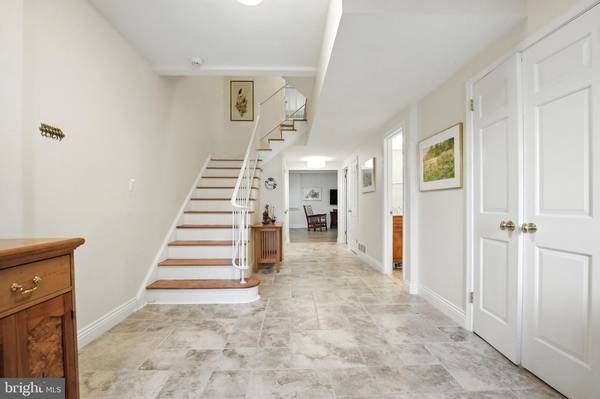 Arlington, VA 22202,2319 S QUEEN ST