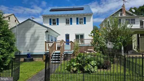 120 N MAIN ST, Bernville, PA 19506