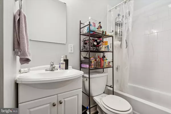 Philadelphia, PA 19121,1900 W DIAMOND ST