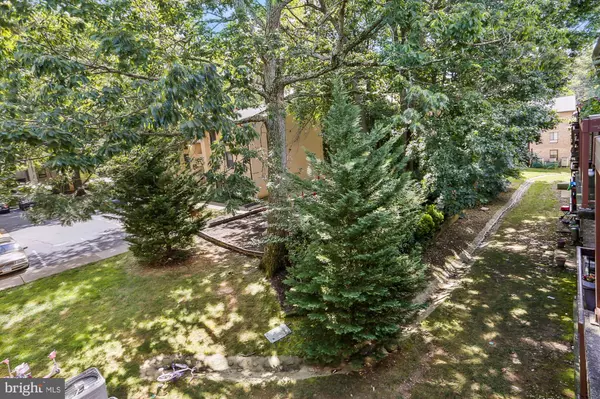 Reston, VA 20191,2255 CASTLE ROCK SQ #21C