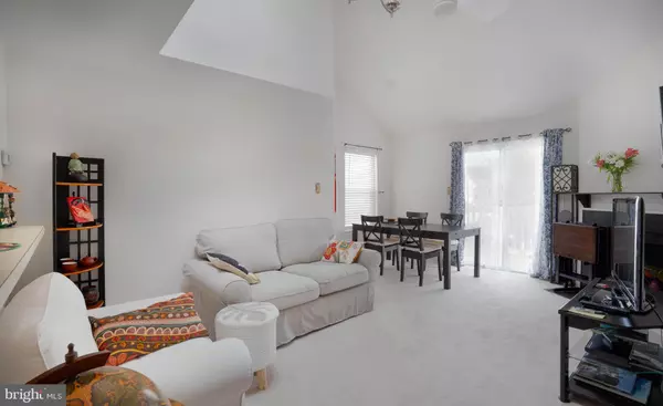 Alexandria, VA 22309,4441 PEMBROOK VILLAGE DR #124