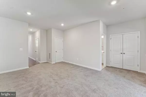 Damascus, MD 20872,26458 SIR JAMIE TER