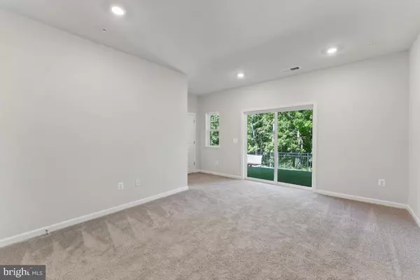 Damascus, MD 20872,26458 SIR JAMIE TER