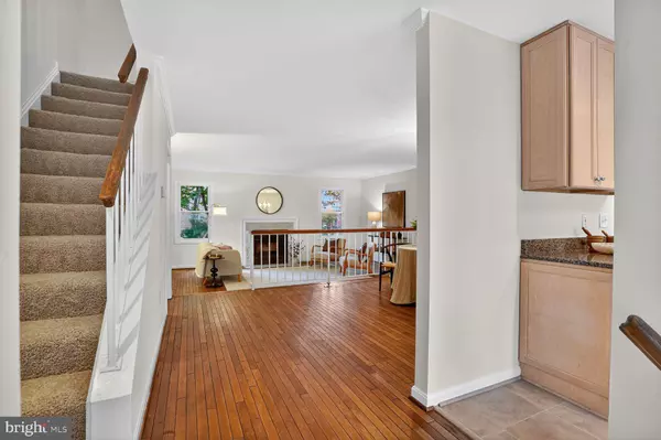 Oakton, VA 22124,10172 TURNBERRY PL