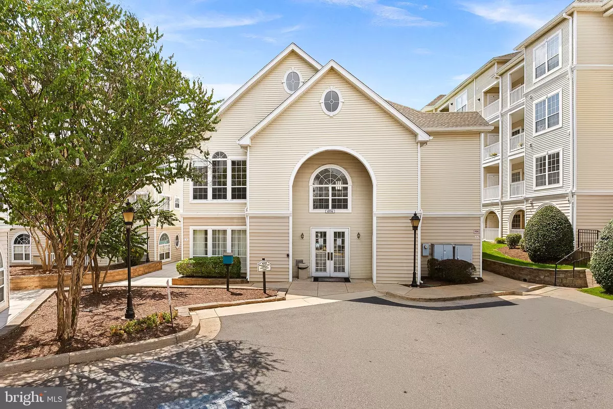 Alexandria, VA 22311,4551 STRUTFIELD LN #4111