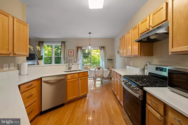 Chantilly, VA 20152,25336 ASHBURY DR