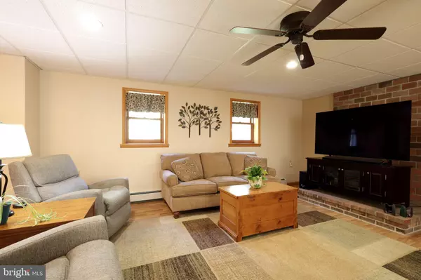 Spring Mills, PA 16875,342 GREEN GROVE RD