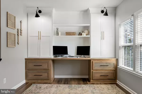 Aldie, VA 20105,41880 HAYFIELD ORCHARD WAY