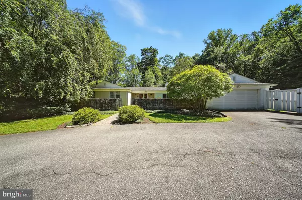 10 CAREY, Ambler, PA 19002