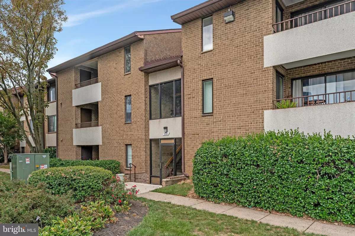 Herndon, VA 20170,531 FLORIDA AVE #204