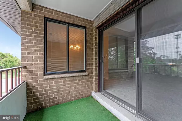 Herndon, VA 20170,531 FLORIDA AVE #204