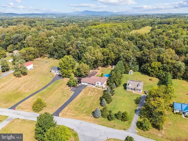 431 CANTERBURY DR, Martinsburg, WV 25403