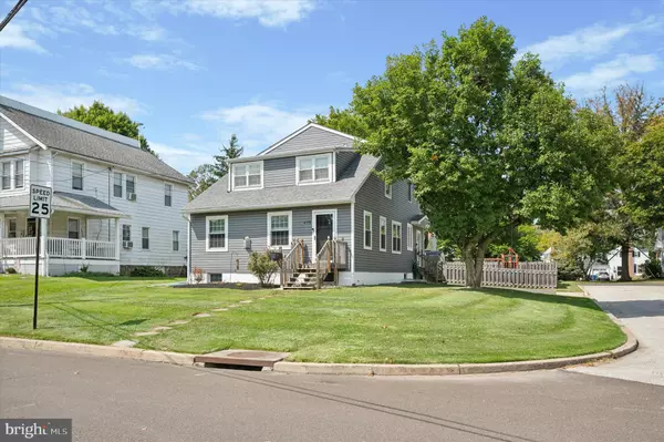 458 MONROE AVE, Glenside, PA 19038