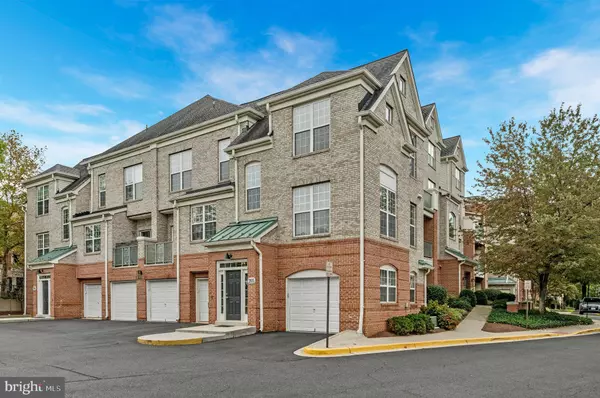 12170 ABINGTON HALL PL #205, Reston, VA 20190