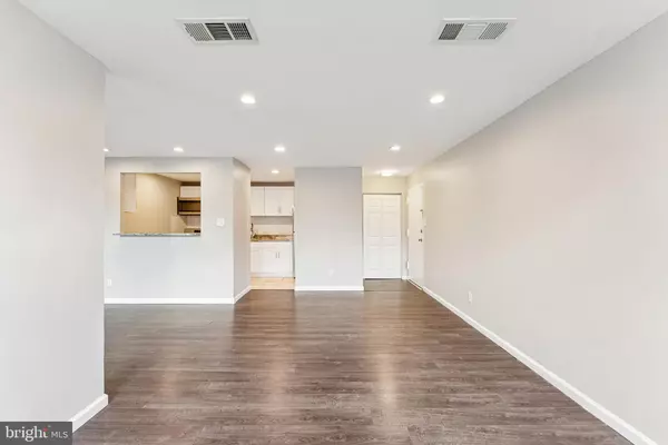 Alexandria, VA 22312,527 N ARMISTEAD ST #101