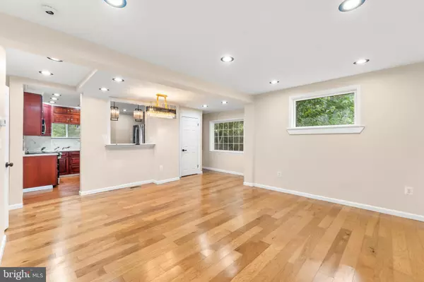 Brentwood, MD 20722,3803 40TH AVE