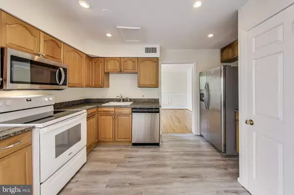 Potomac, MD 20854,10323 SNOWPINE WAY