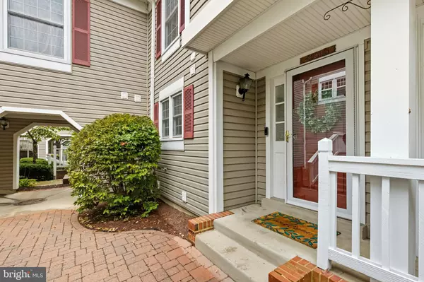 Arlington, VA 22206,2923 S WOODSTOCK ST #B