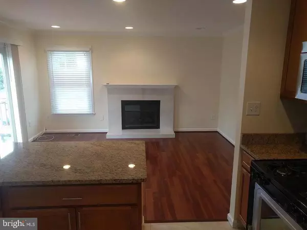 Alexandria, VA 22315,7108 PLEASANT POINT CT