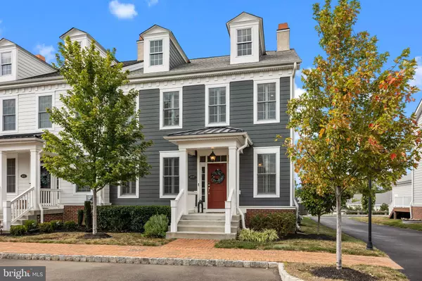 1819 WINDFLOWER LN, Yardley, PA 19067