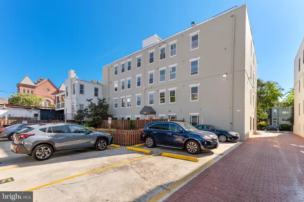 730 11TH ST NE #203, Washington, DC 20002