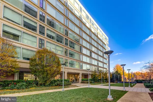 Washington, DC 20024,1101 3RD ST SW #703