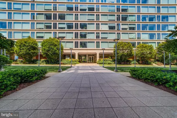 Washington, DC 20024,1101 3RD ST SW #703