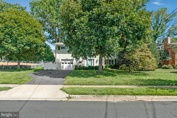 Mclean, VA 22101,6926 TYNDALE ST