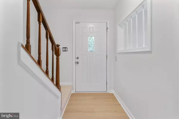Woodbridge, VA 22192,2881 MADEIRA CT