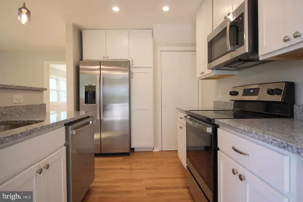 Alexandria, VA 22307,6947 WESTHAMPTON DR