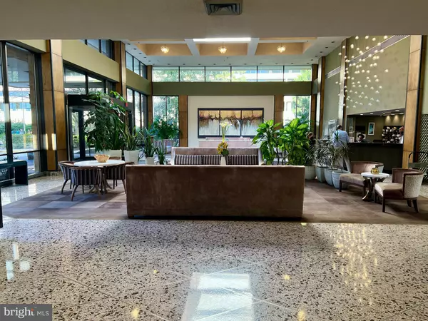 Falls Church, VA 22041,3713 S GEORGE MASON DR #303W