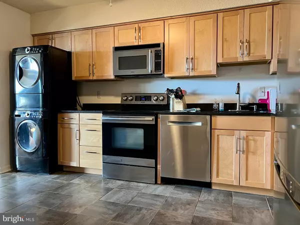 Falls Church, VA 22041,3713 S GEORGE MASON DR #303W