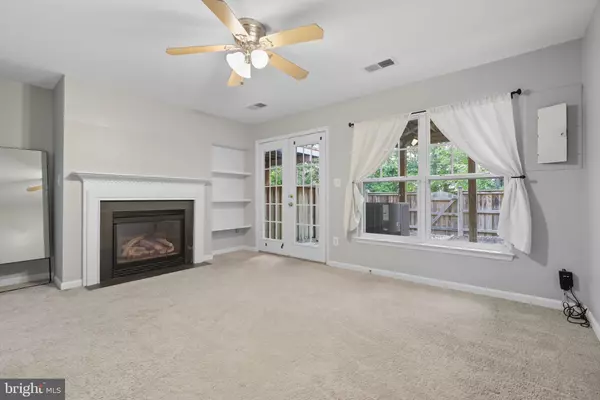 Lorton, VA 22079,8151 DOVE COTTAGE CT