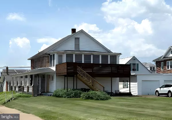 Chambersburg, PA 17201,598 S S FOURTH STREET