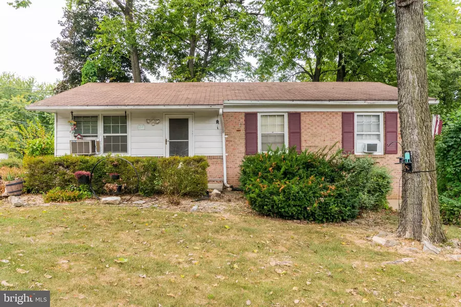 84 HAWTHORNE AVE, Martinsburg, WV 25401