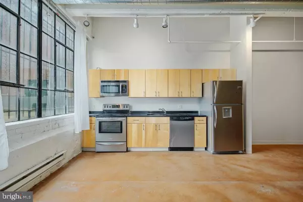 Philadelphia, PA 19147,412 S 13TH ST #408