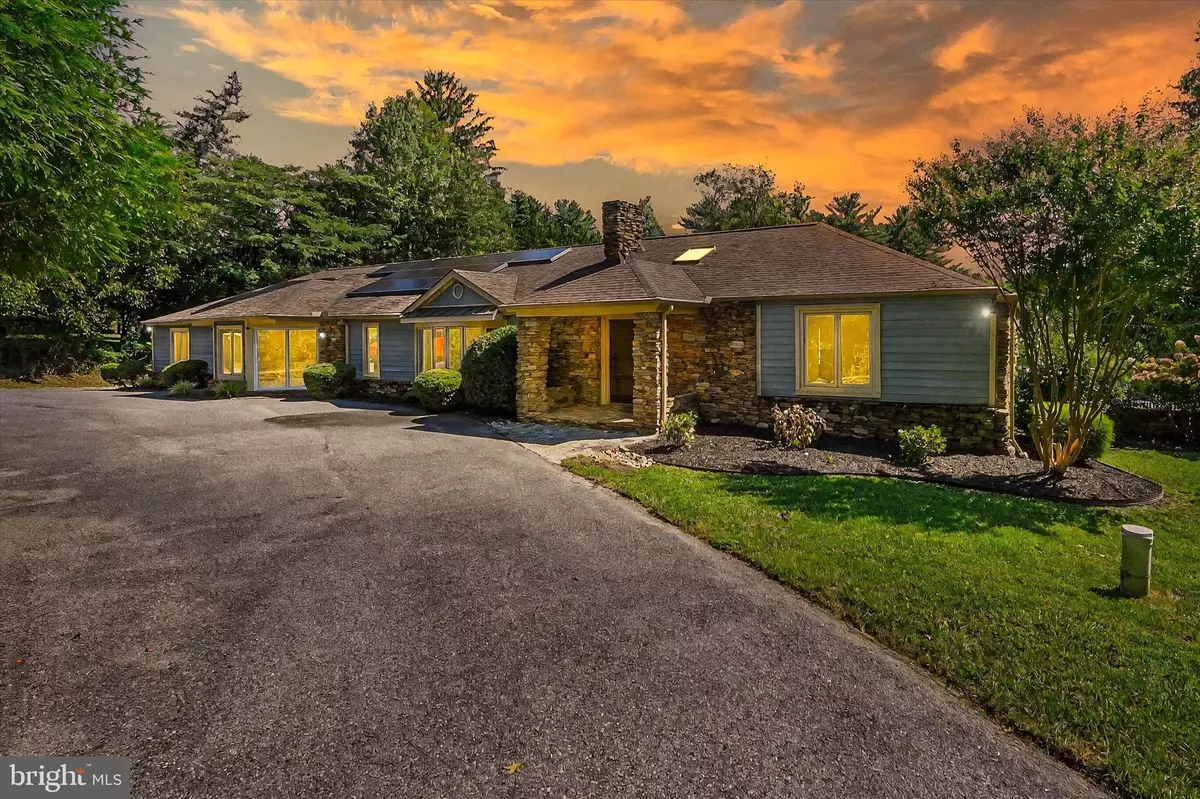 Cockeysville, MD 21030,12325 FALLS RD