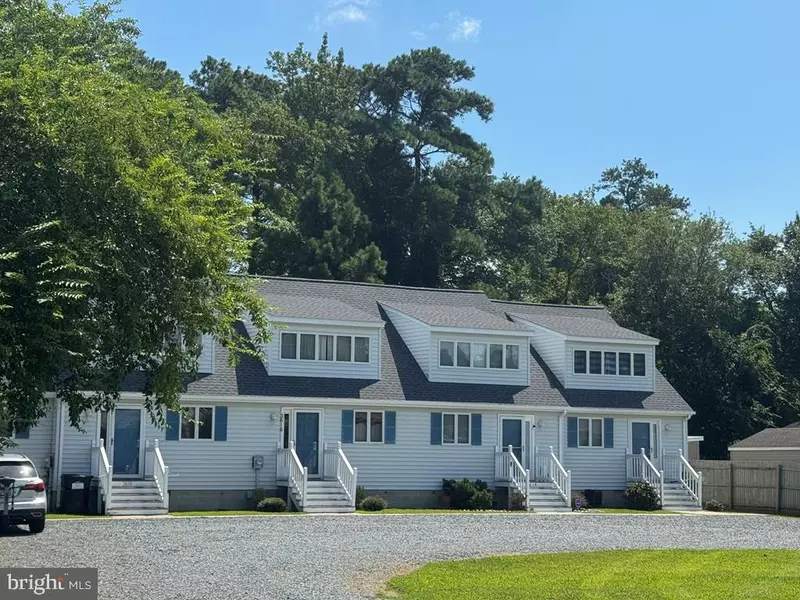 3618 WILLOW ST, Chincoteague Island, VA 23336