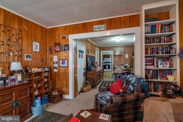 Pine Grove, PA 17963,59 E POTTSVILLE ST