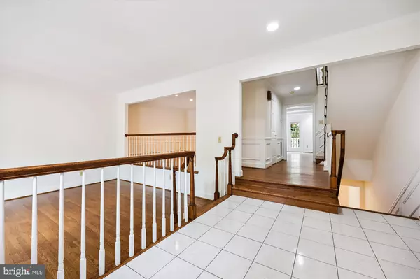 Potomac, MD 20854,9420 LOST TRAIL WAY