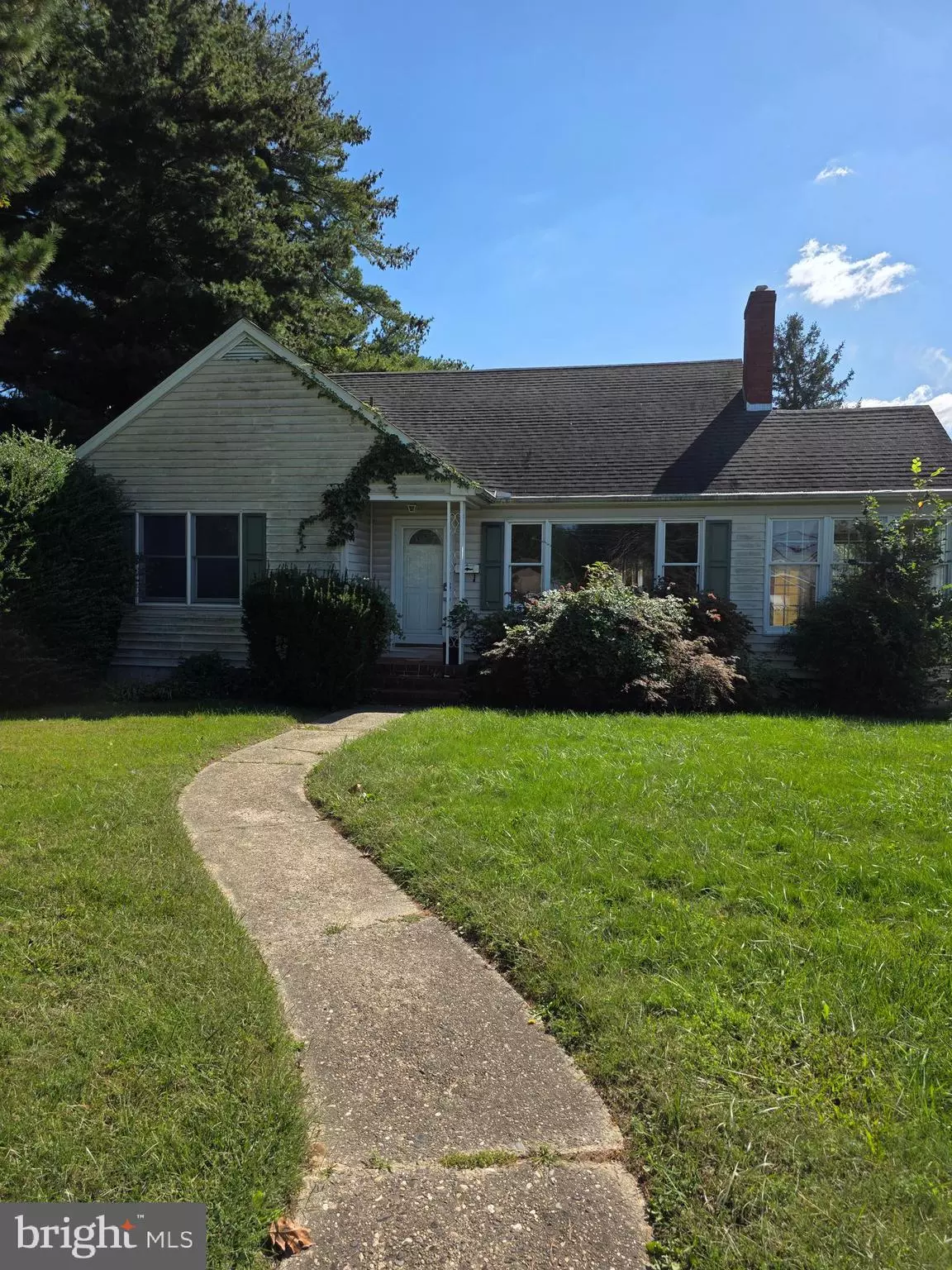 Dover, DE 19901,706 E DIVISION ST